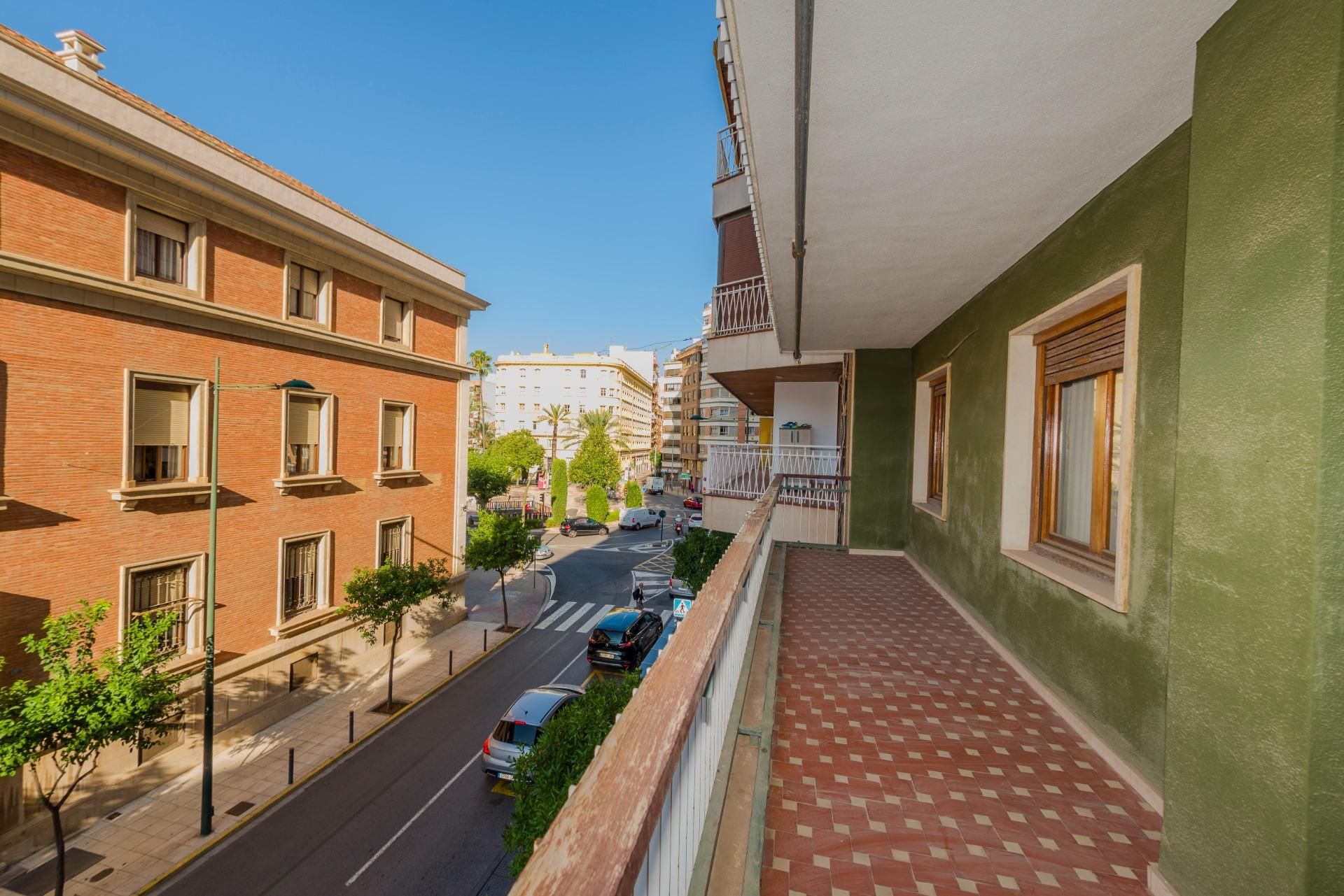 Vista exterior de Pis en venda en Castellón de la Plana / Castelló de la Plana amb Terrassa i Balcó