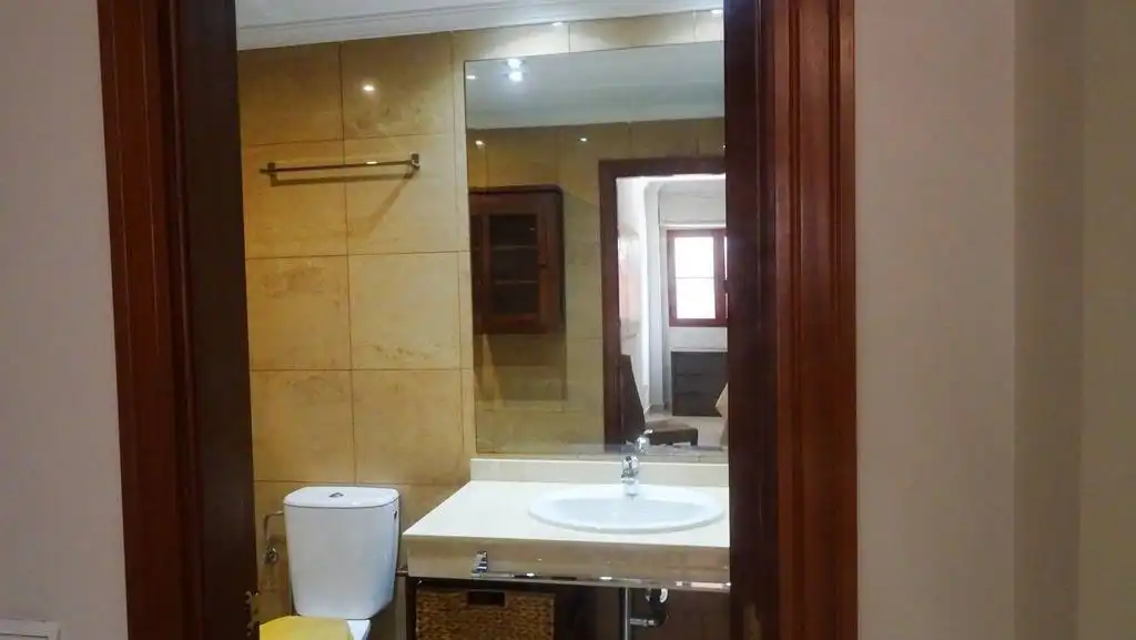 Badezimmer von Wohnung zur Miete in Las Palmas de Gran Canaria mit Privatgarten, Terrasse und Möbliert