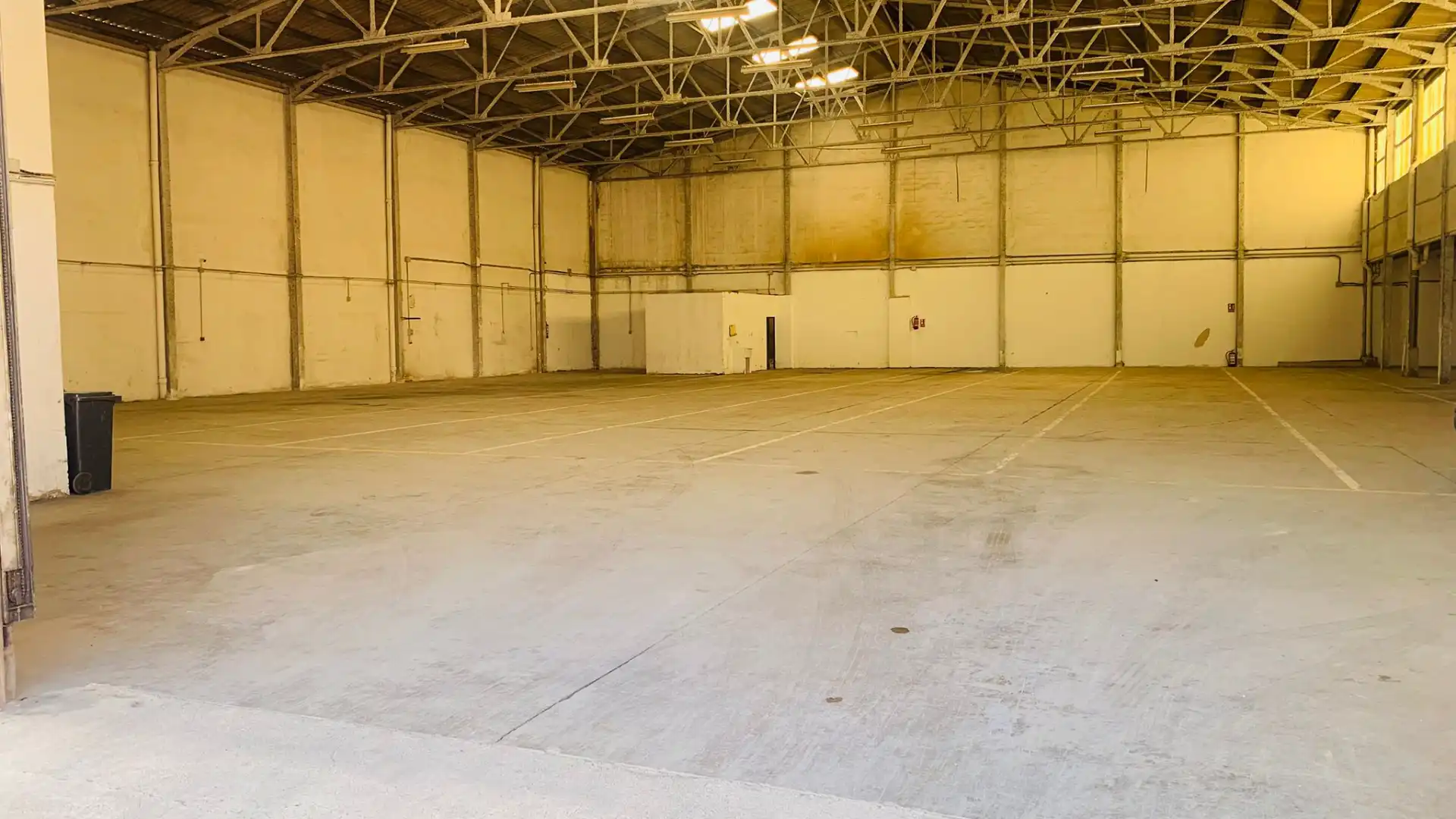 Industrial building to rent in Carrer Ciutat de Sevilla 36A, imagen 3