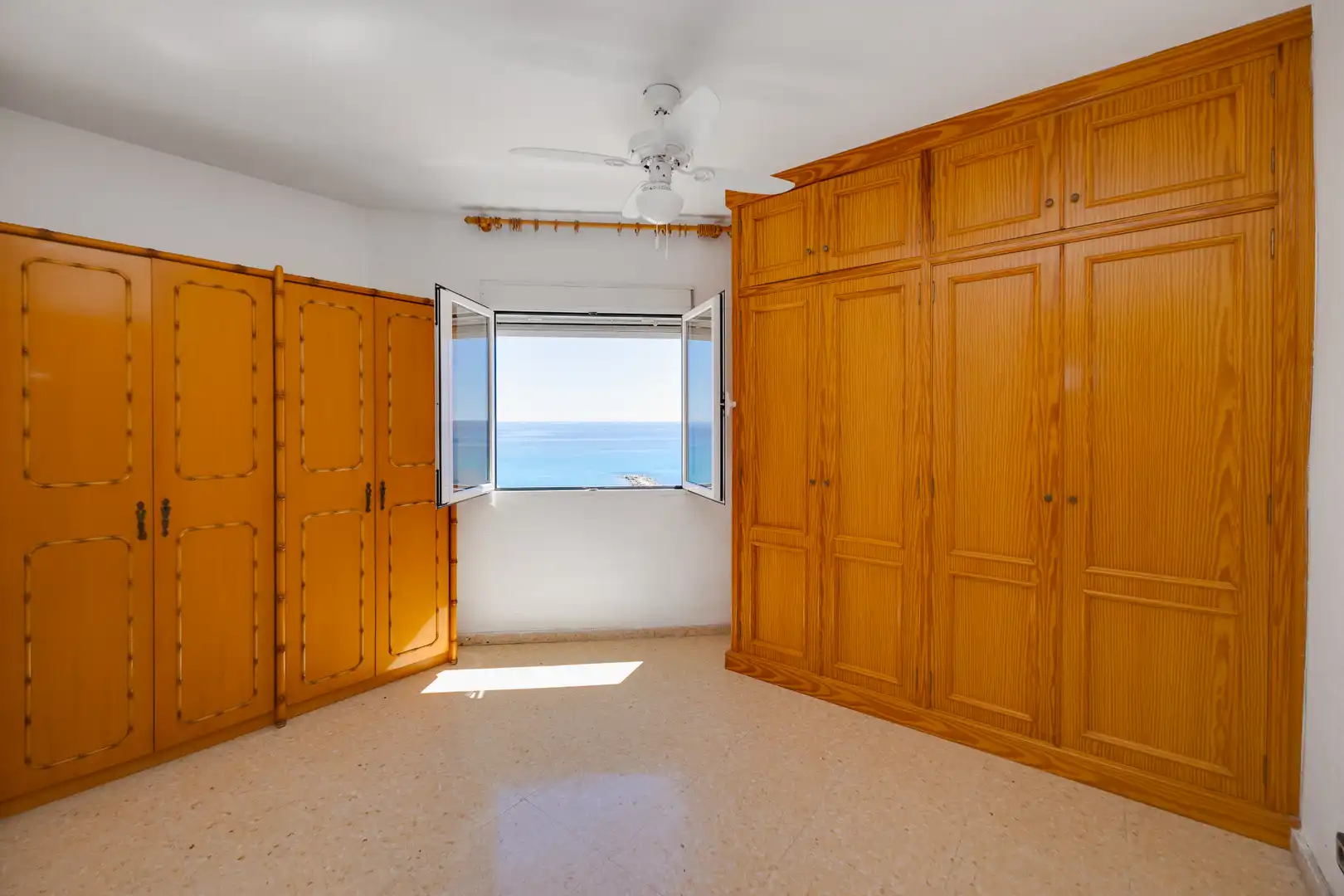 Habitación de Piso en venta en El Campello con Aire acondicionado, Trastero y Piscina comunitaria