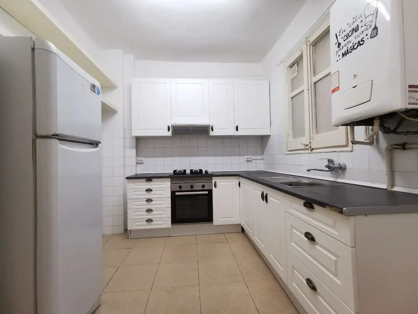 Kitchen of Flat for sale in Barcelona  with Heating, Parquet flooring and Oven