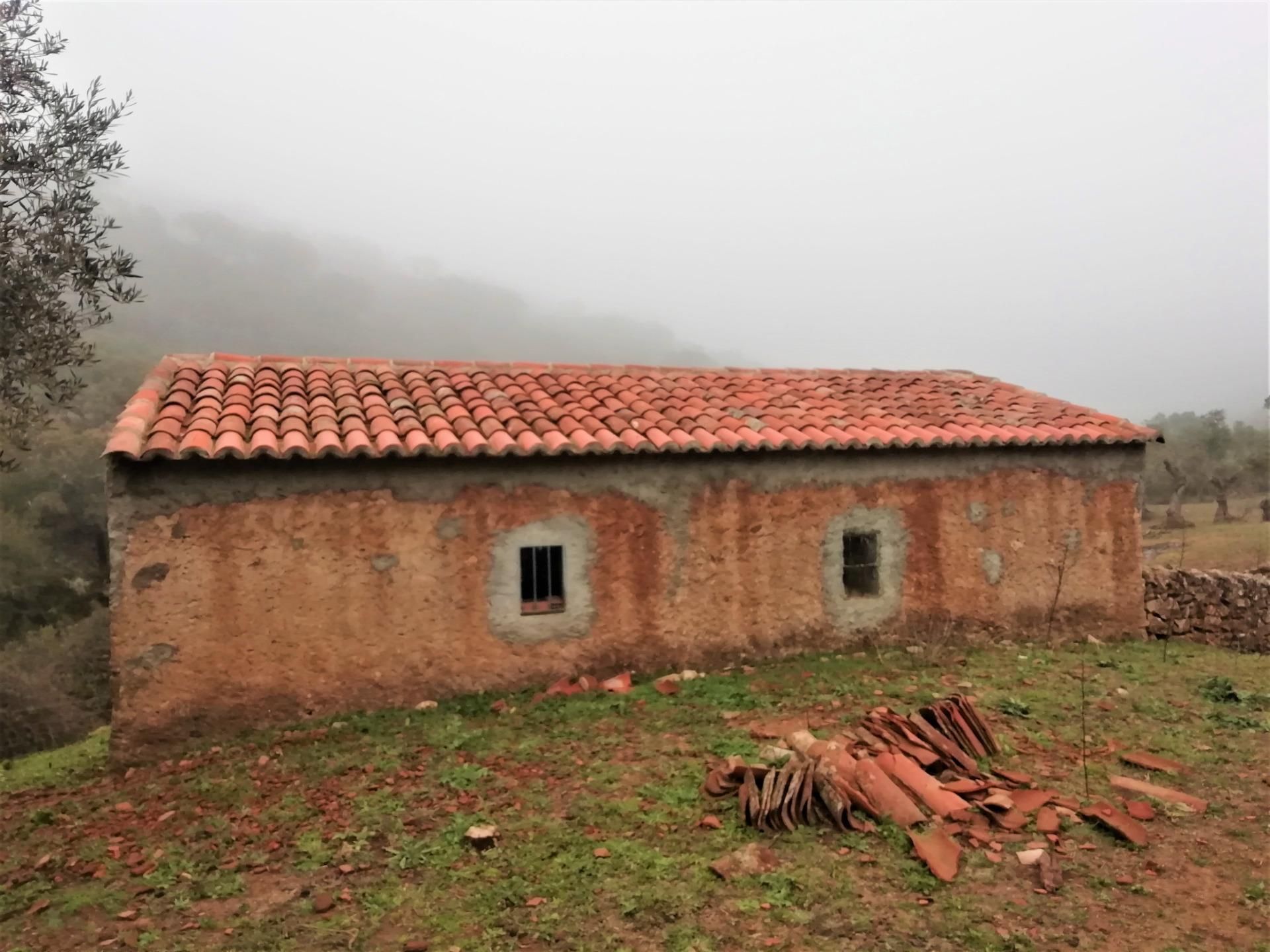Vista exterior de Finca rústica en venda en Almadén de la Plata amb Terrassa i Traster
