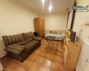 Study to rent in  Granada Capital  with Air Conditioner, Furnished and Washing machine