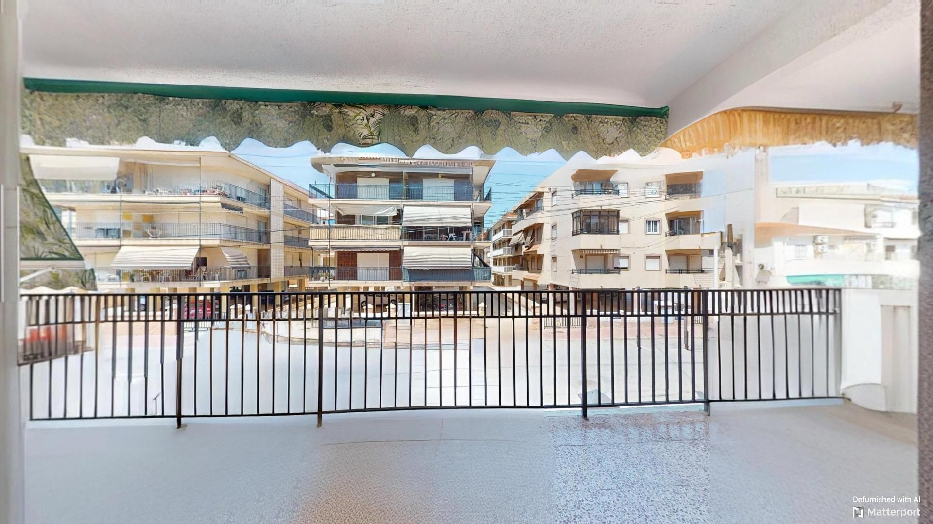 Vista exterior de Apartament en venda en Santa Pola amb Terrassa i Balcó