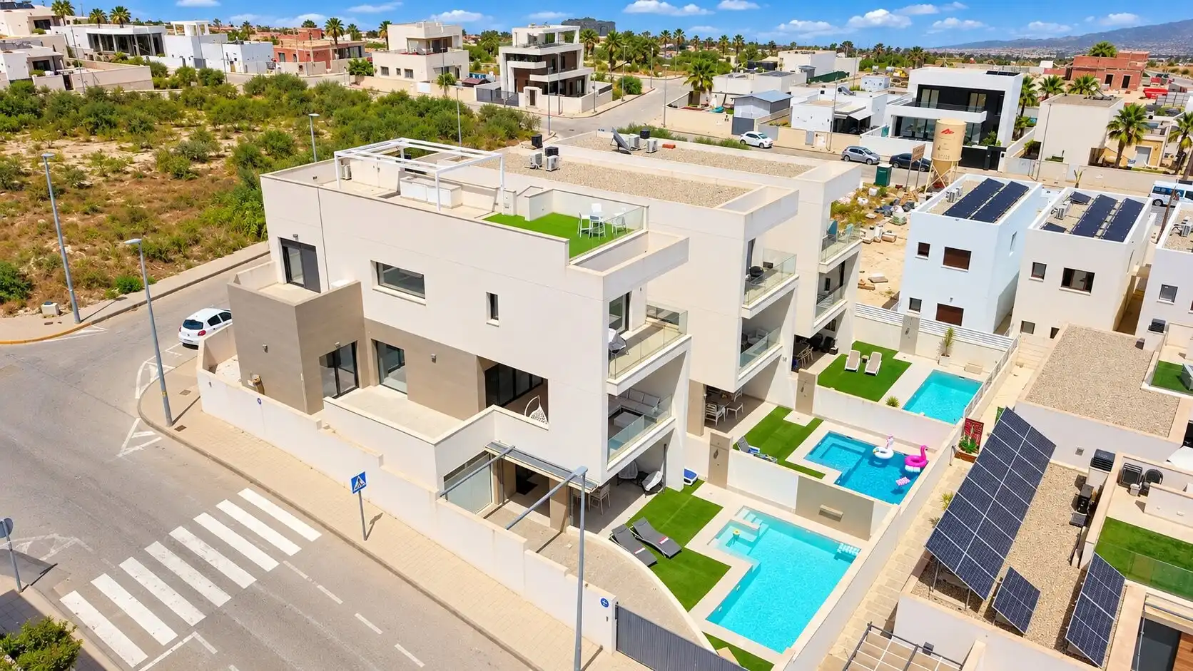 House with pool for sale in Benijófar
