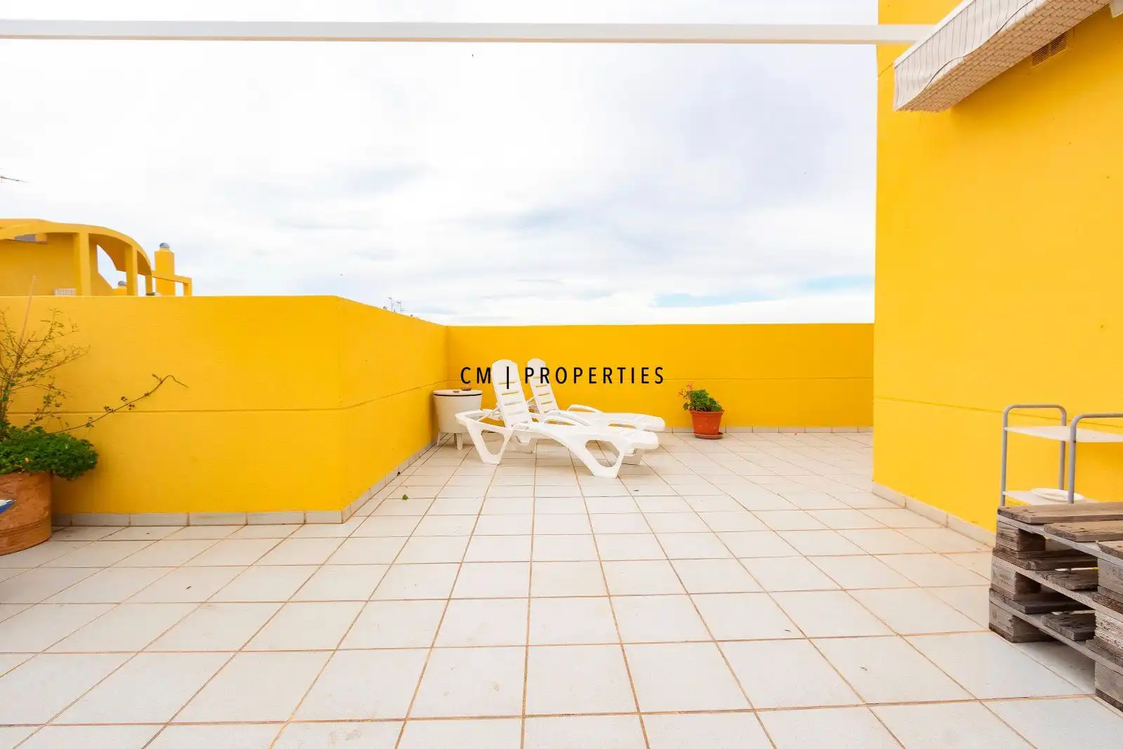 Attic for rent in Salines, de Les, Corinto - Almarda