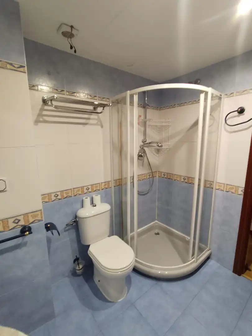 Bathroom of Flat for sale in Cistérniga  with Heating, Parquet flooring and Terrace