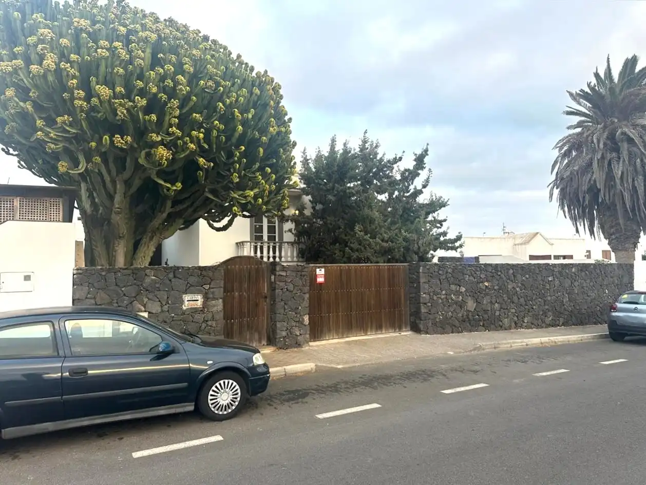 Vista exterior de Piso en venta en Teguise