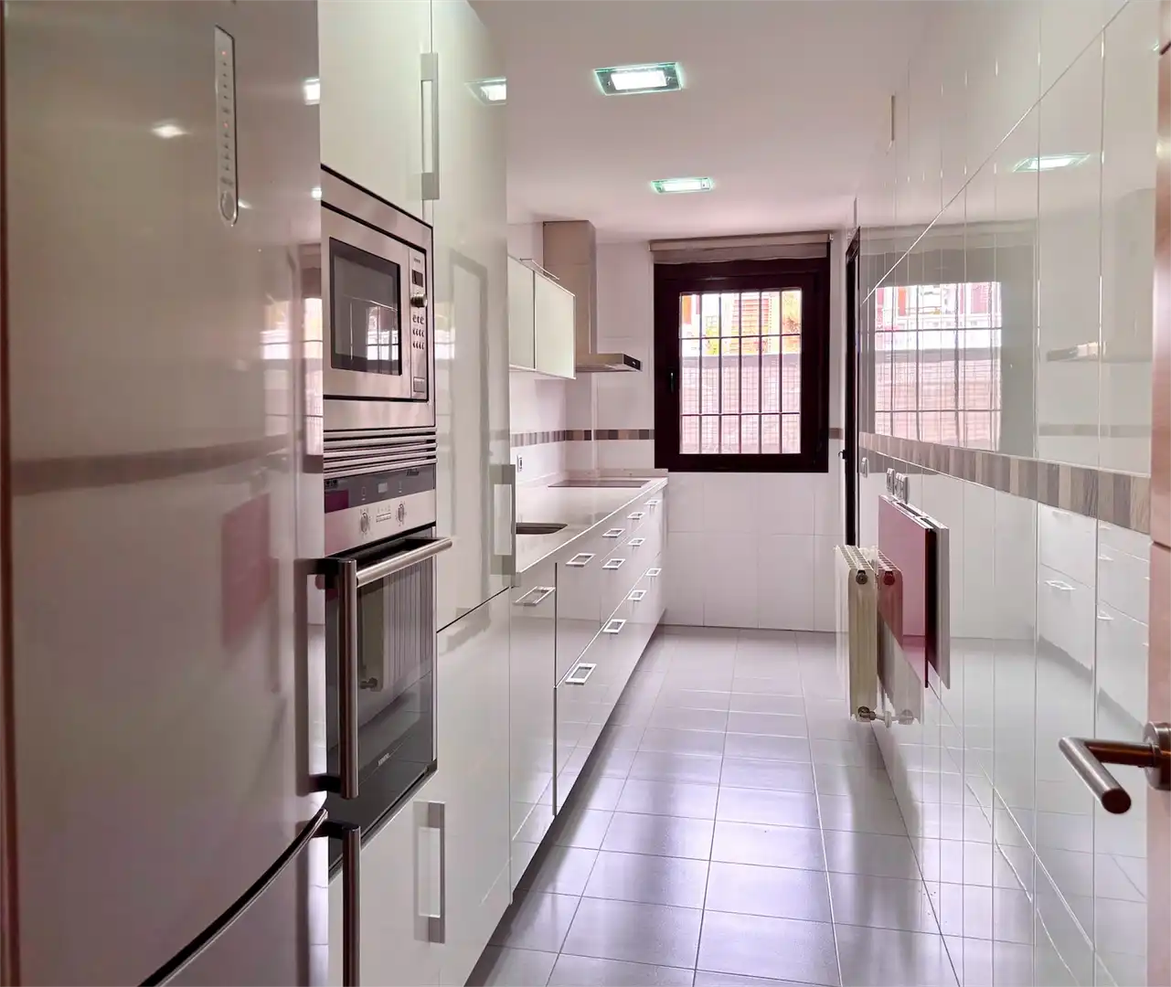 Cocina de Piso en venta en  Granada Capital con Aire acondicionado, Terraza y Piscina