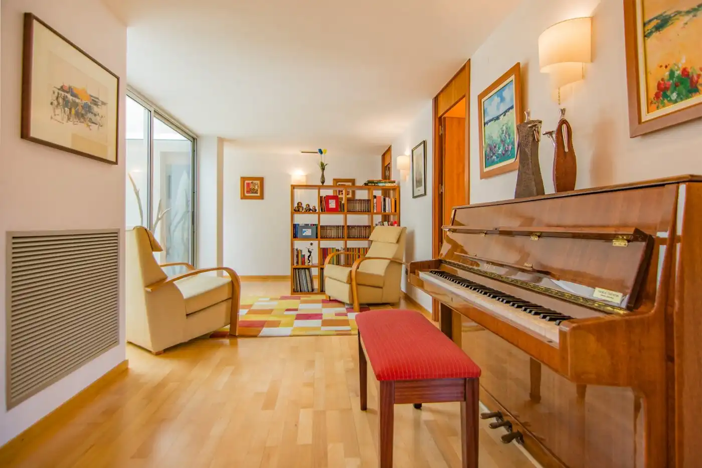 Houses for sale in Calle COMPOSITOR JOAQUIM SERRA, 3, Eixample - Horta Capallera