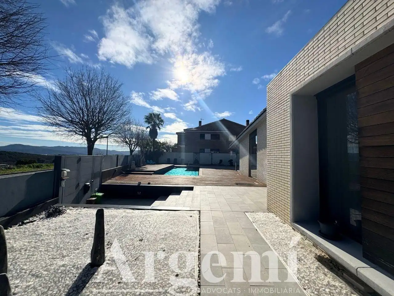 Vista exterior de Casa o xalet en venda en Palau-solità i Plegamans amb Aire condicionat, Calefacció i Jardí privat