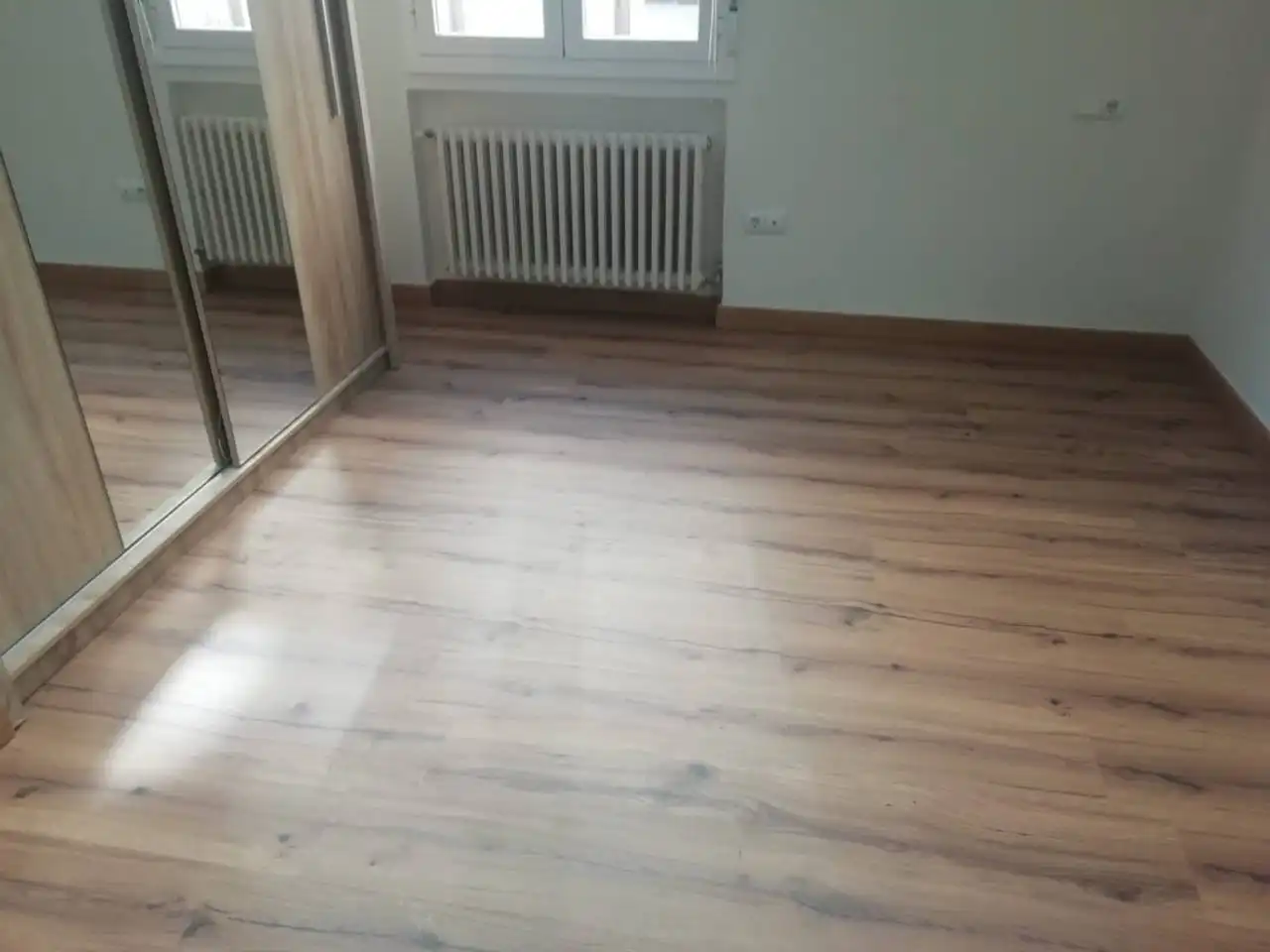 Dormitori de Pis en venda en  Logroño amb Calefacció, Parquet i Terrassa