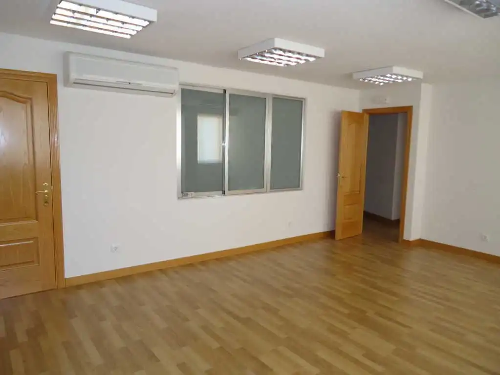 Office for rent in Móstoles  with Air Conditioner