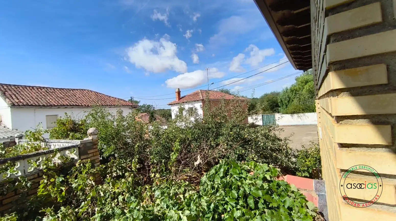 Vista exterior de Casa o chalet en venta en Villazanzo de Valderaduey con Jardín privado, Terraza y Amueblado