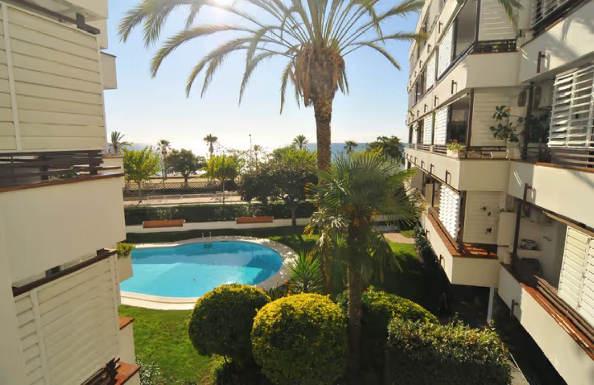 Exterior view of Flat for sale in Canet de Mar  with Air Conditioner, Heating and Private garden
