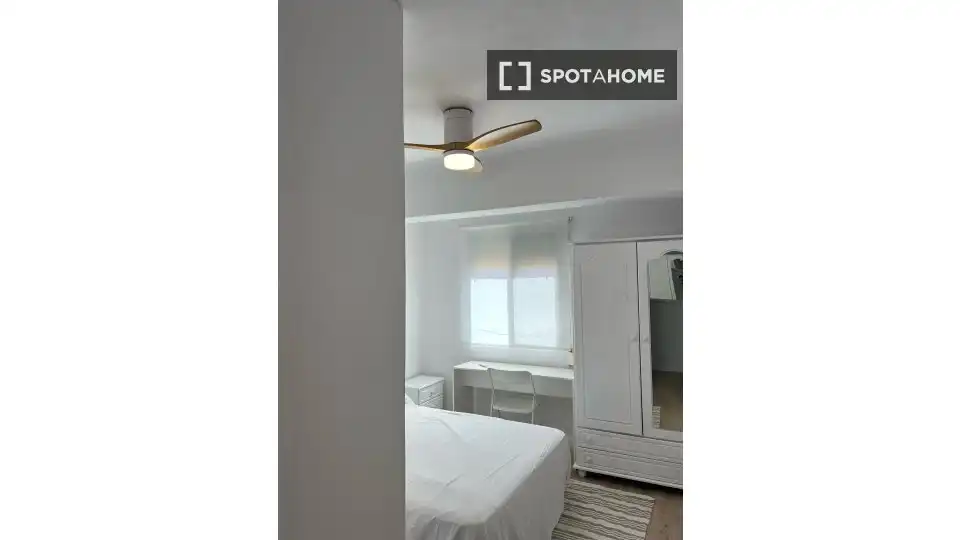 Habitación de Piso de alquiler en Moncada con Aire acondicionado, Calefacción y Amueblado