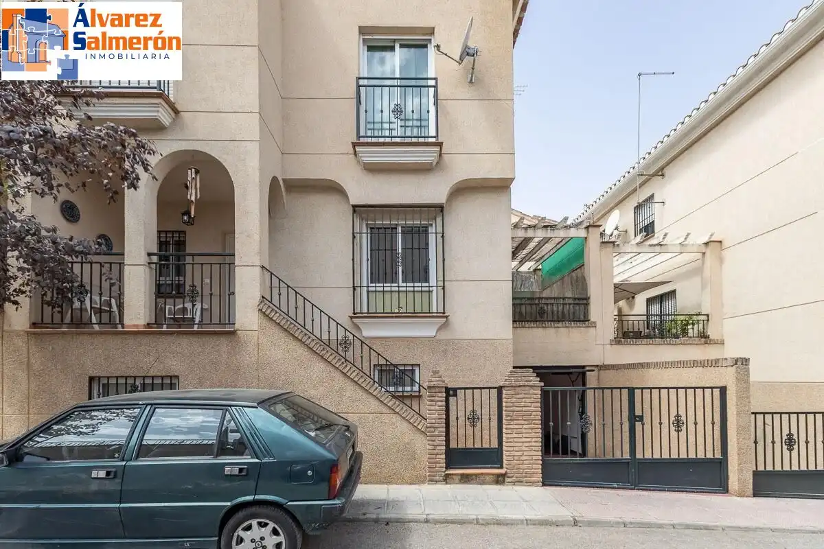 Casa aparellada amb terrassa en venda a Camino del Cementerio, imagen 38