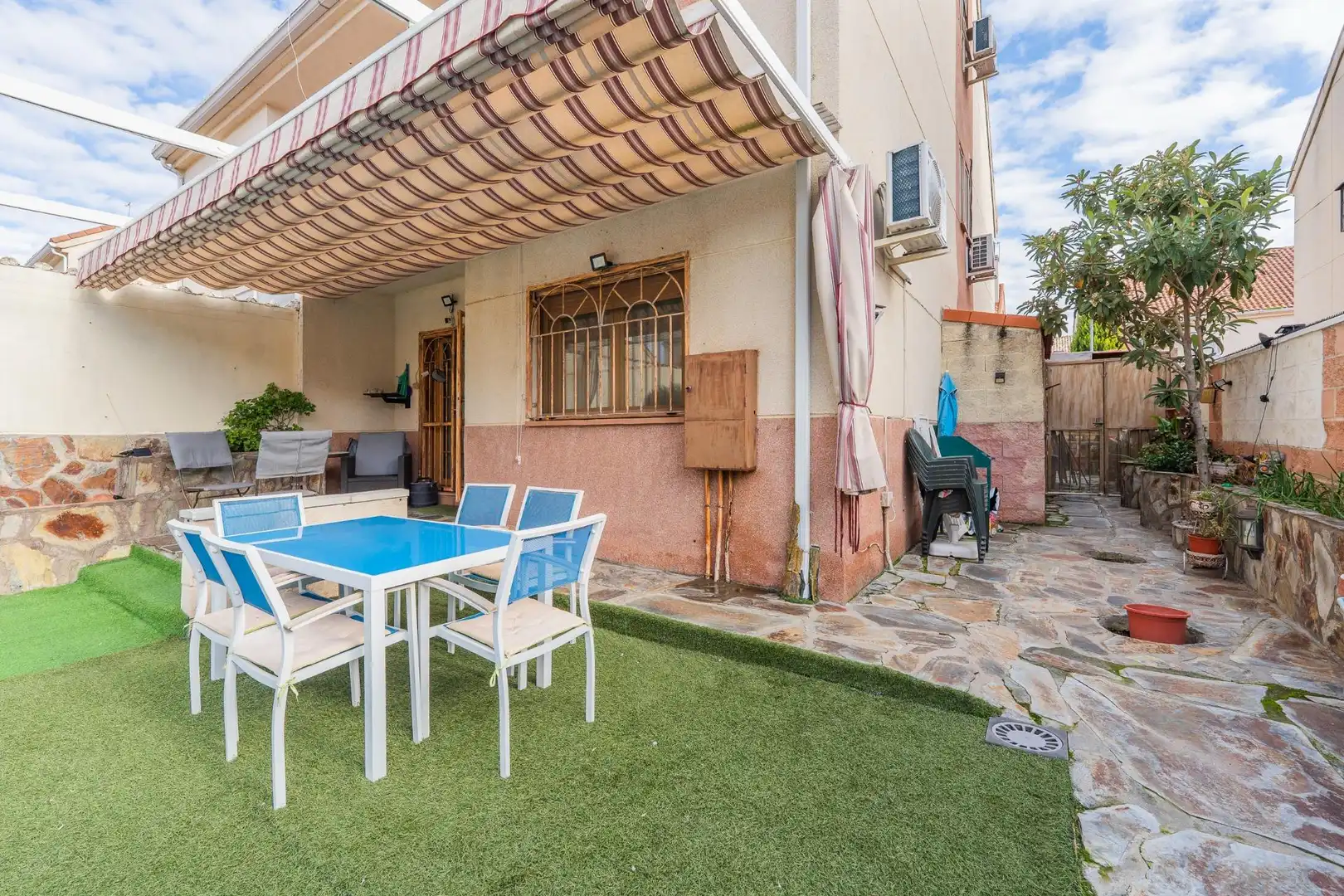Casa adosada en venta en Calle Calle de Príncipe de Asturias, 19, Las Lomas