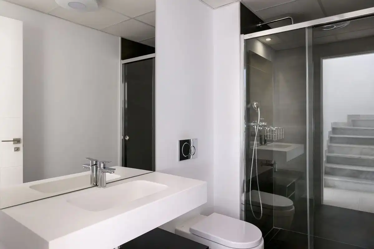 Bany de Casa o xalet en venda en Marbella amb Terrassa, Alarma i Piscina comunitària