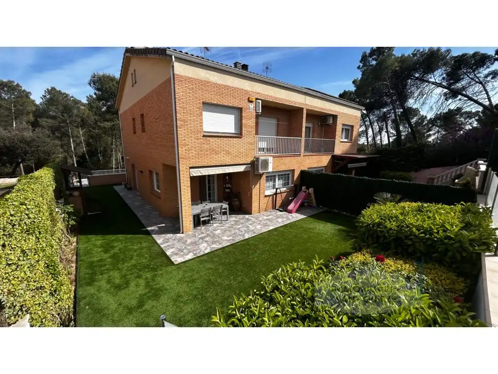 Vista exterior de Casa o xalet en venda en Sant Quirze del Vallès