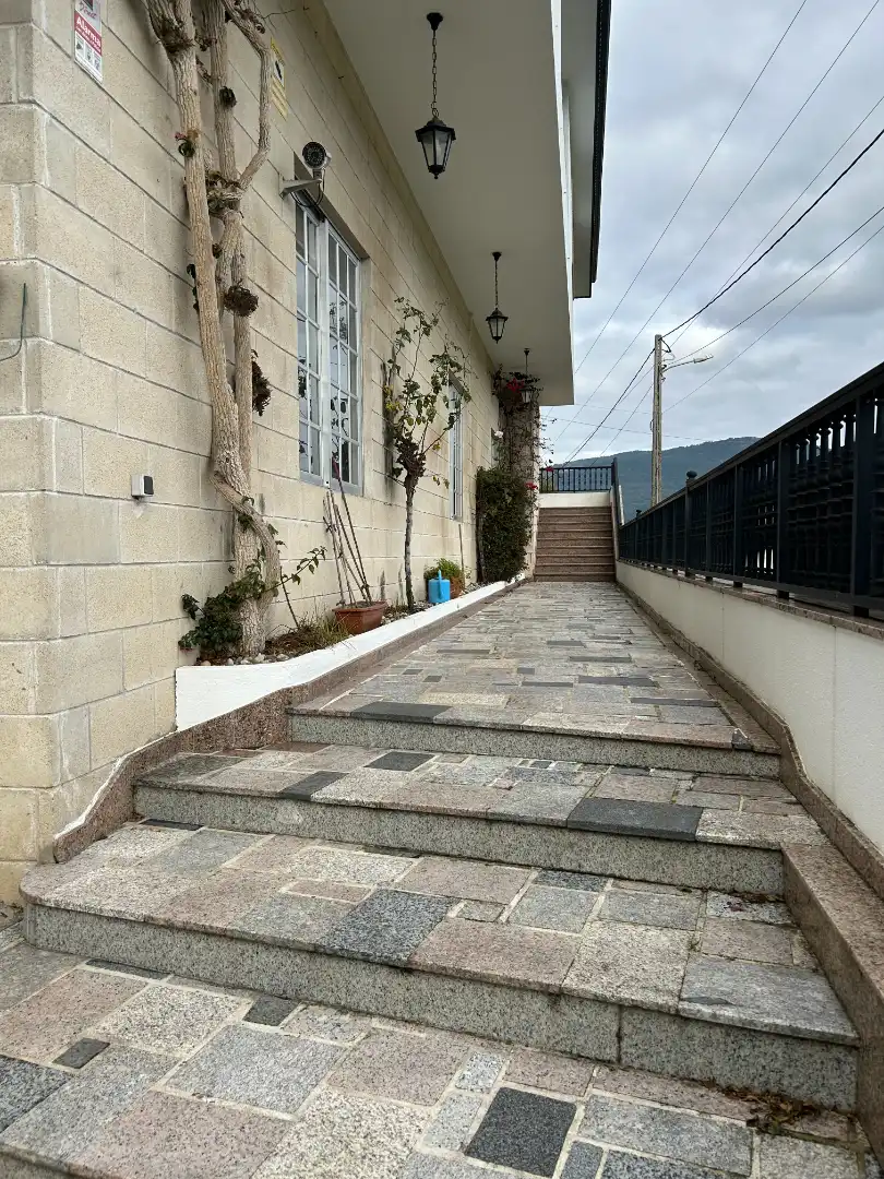 Außenansicht von Haus oder Chalet zum Verkauf in Poio mit Klimaanlage, Heizung und Terrasse