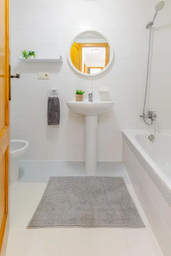 Bathroom of Flat for sale in Gandia  with Air Conditioner, Heating and Terrace