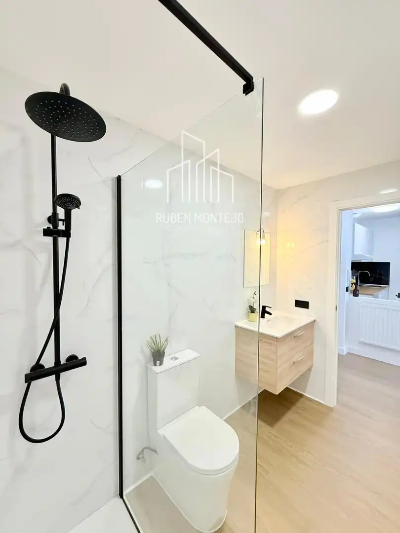 Baño de Dúplex en venta en Villamayor con Calefacción, Terraza y Balcón