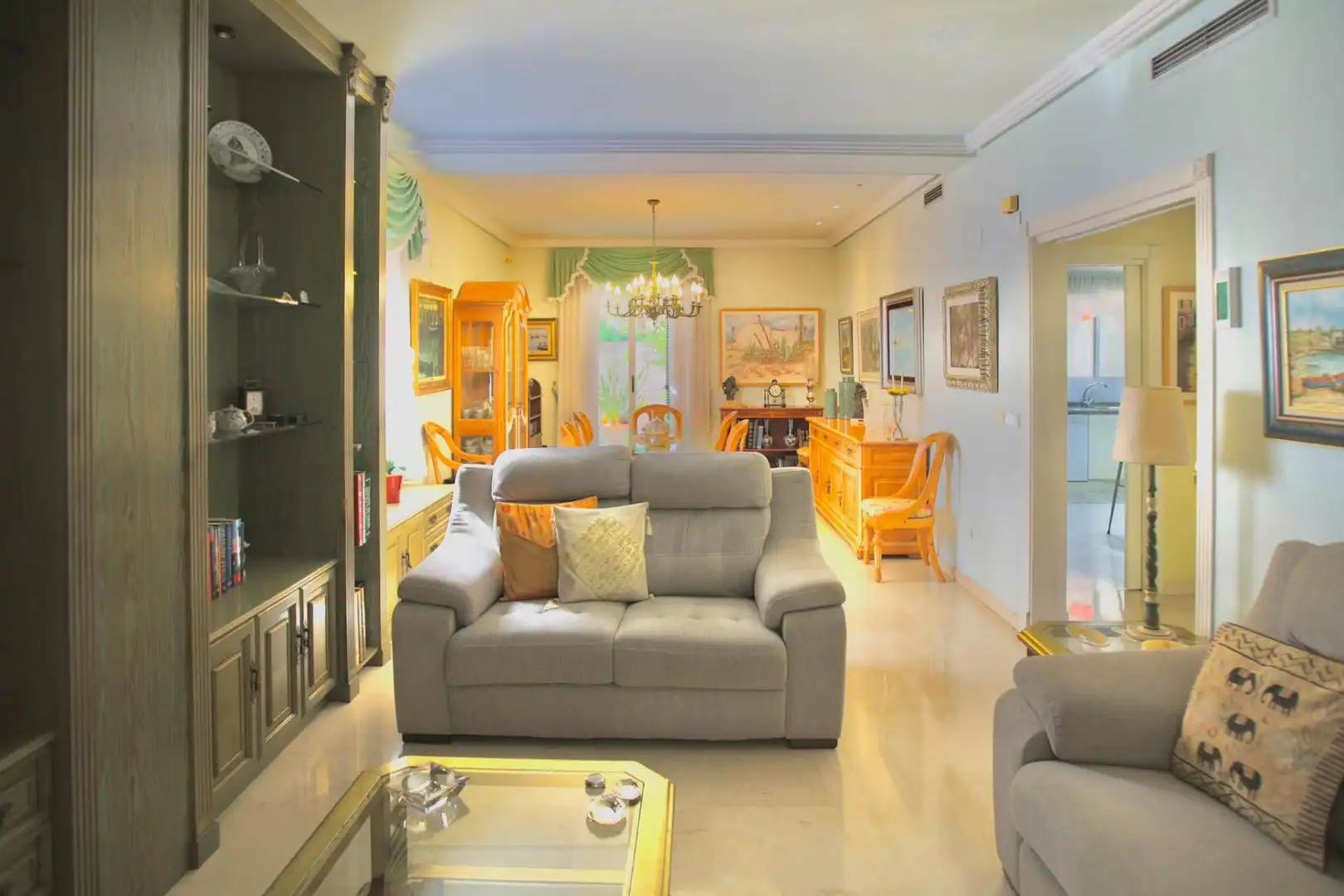 Sala d'estar de Casa adosada en venda en Elche / Elx amb Aire condicionat, Calefacció i Jardí privat