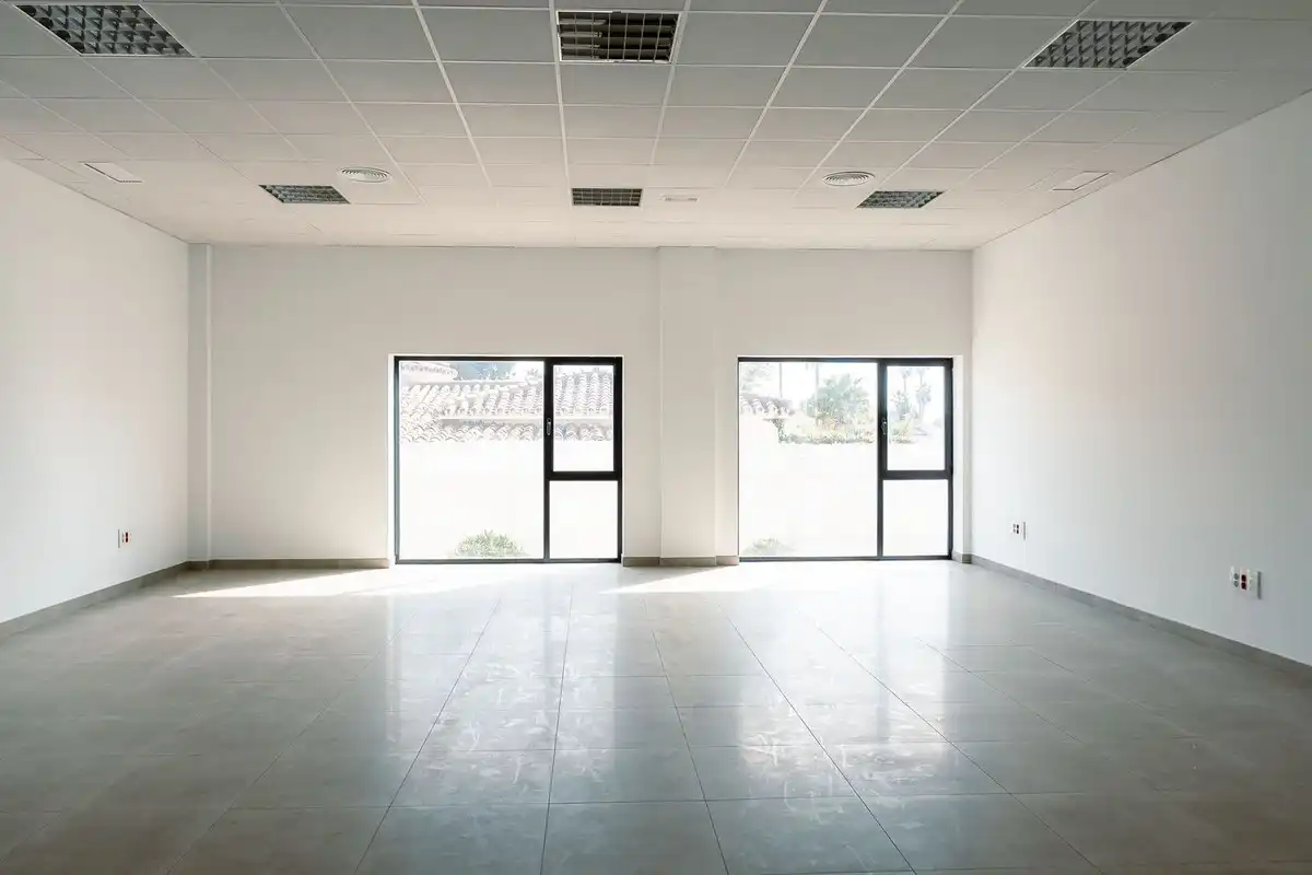 Oficina de alquiler en Estepona con Aire acondicionado