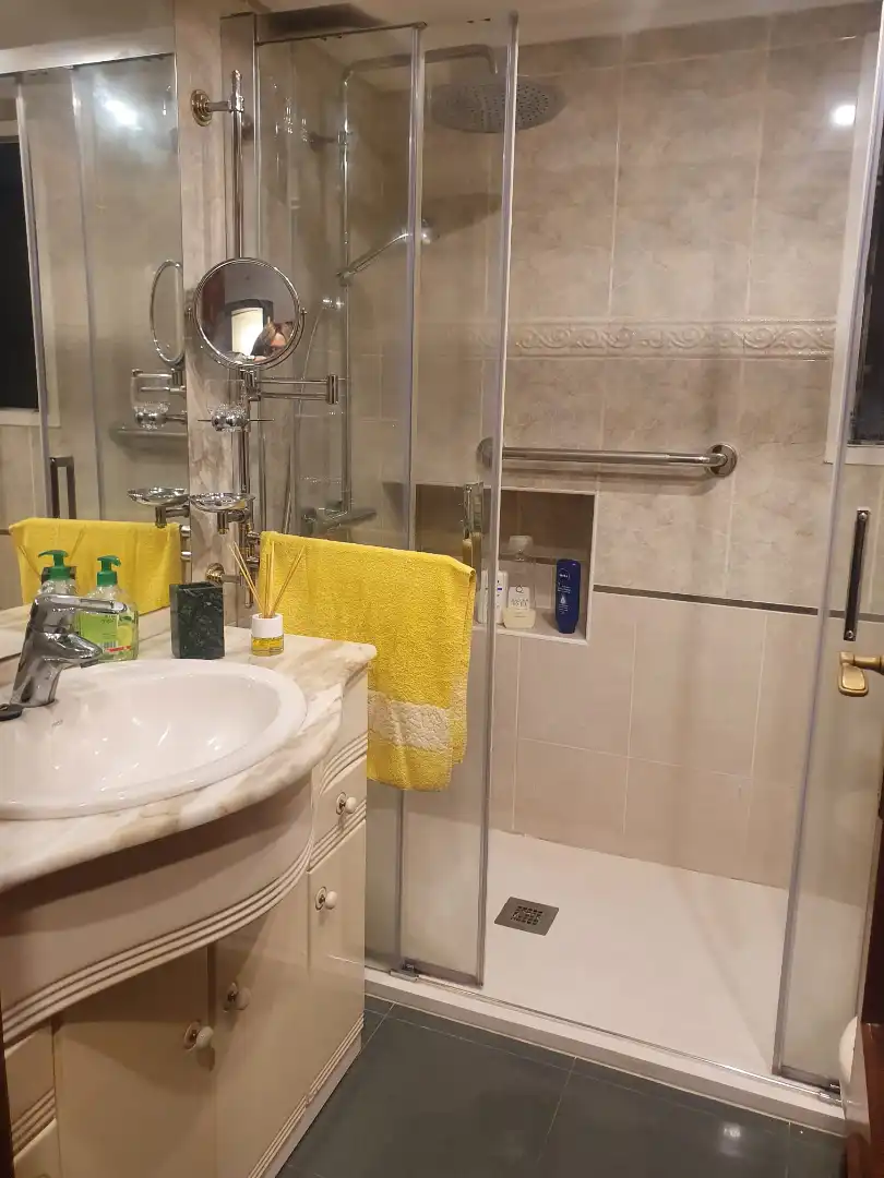 Bathroom of Flat for sale in Donostia - San Sebastián   with Heating, Parquet flooring and Balcony