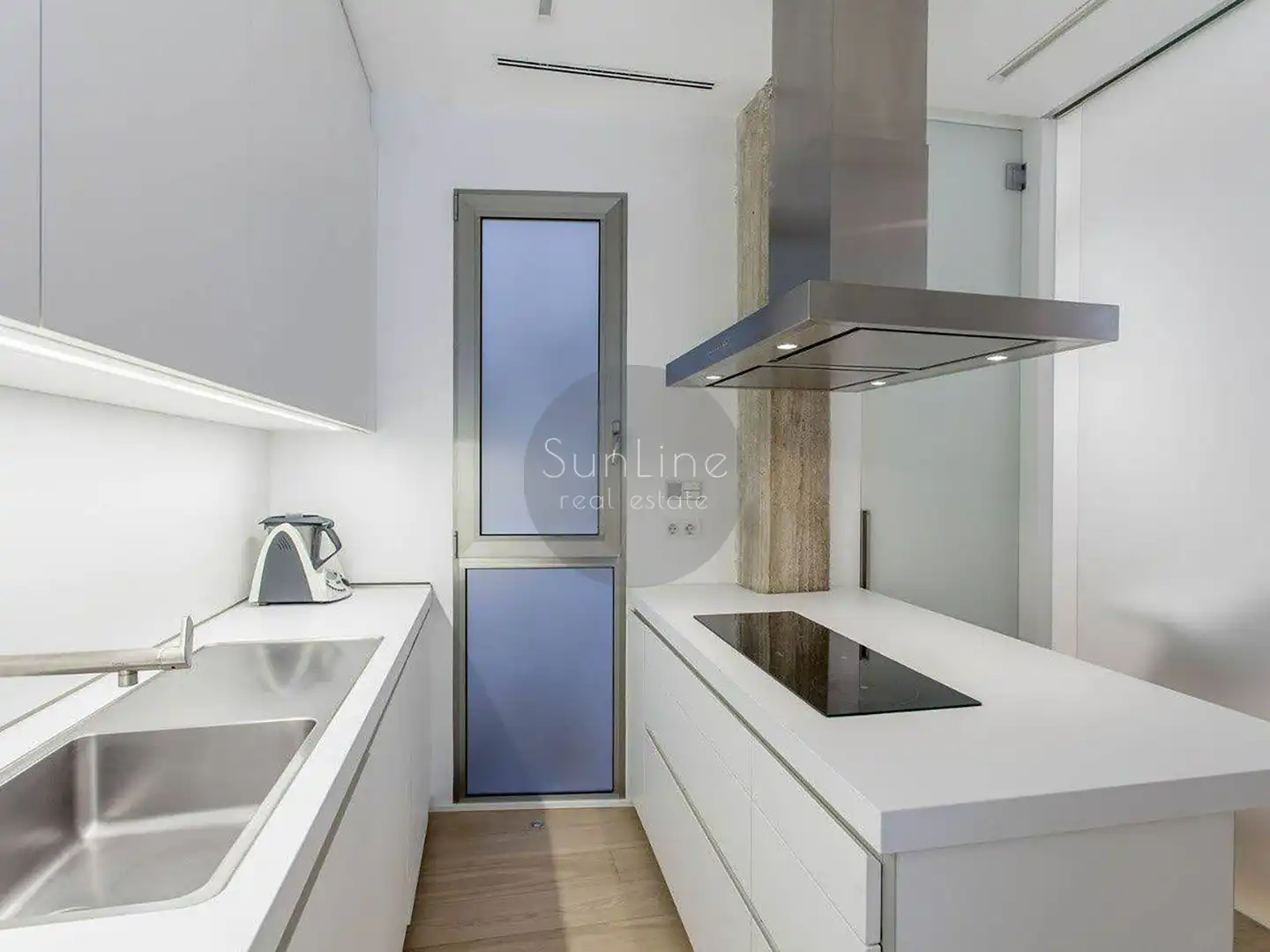 Kitchen of Flat for rent in Valencia  with Air Conditioner, Furnished and Pets allowed