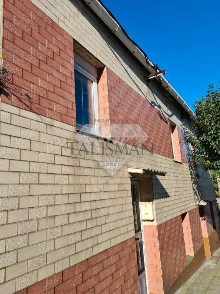 Vista exterior de Casa o xalet en venda en Arteixo amb Calefacció, Jardí privat i Moblat