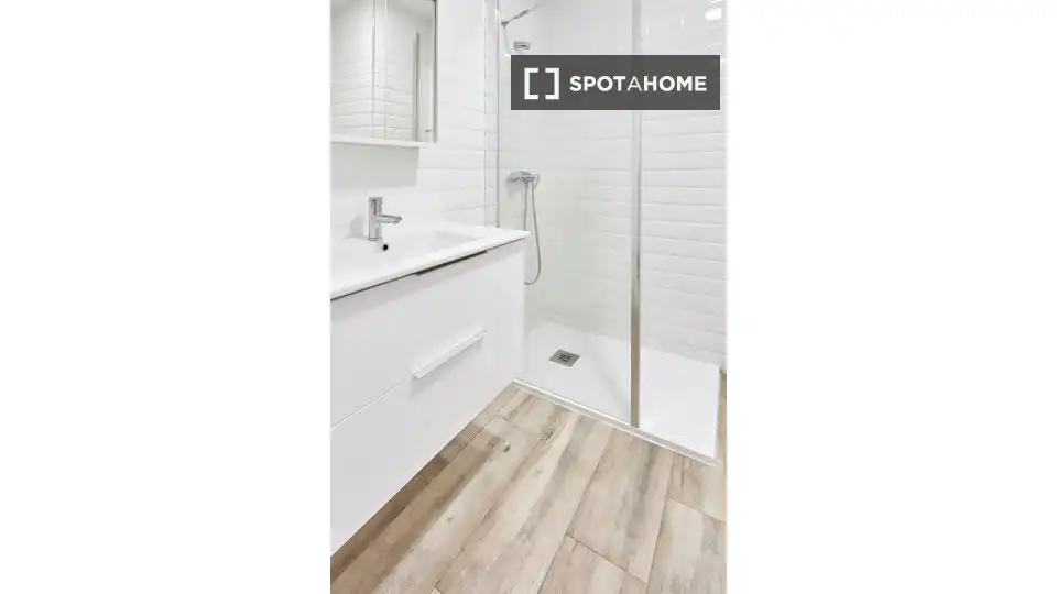 Badezimmer von Wohnung zur untervermieten in Cádiz mit Klimaanlage und Terrasse