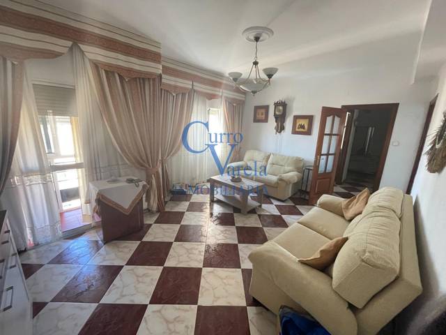 Piso en Venta en Calle Malvaloca en Tiro de Línea