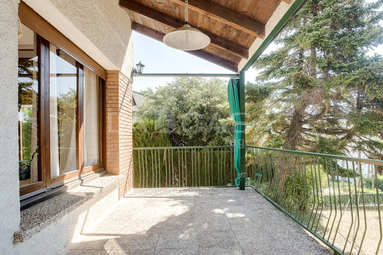 Terrassa de Casa o xalet en venda en Llinars del Vallès amb Jardí privat, Forn i Internet