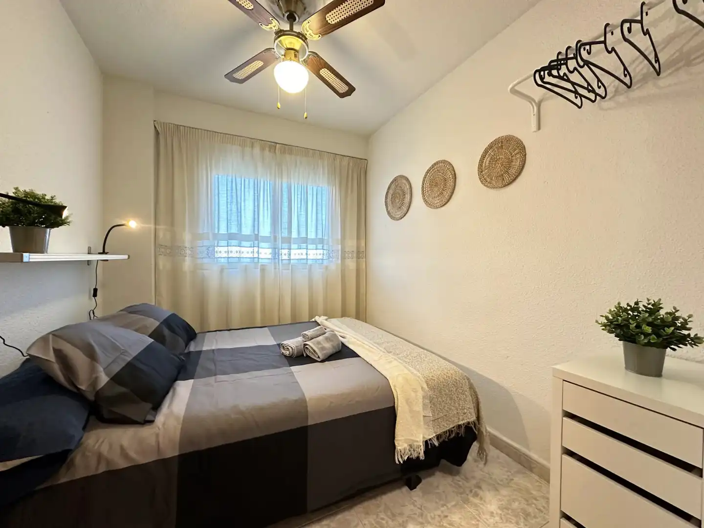 Schlafzimmer von Wohnung zur Miete in Villaverde
