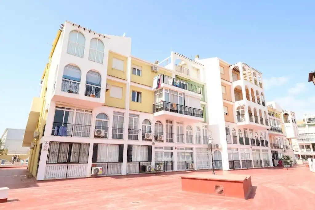 Apartament amb ascensor en venda a Avenida Don juan de Austria