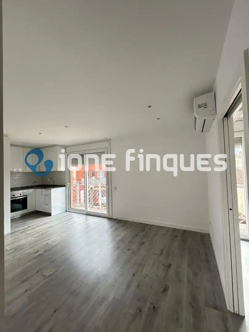Habitación de Piso en venta en Sabadell con Calefacción, Terraza y Balcón