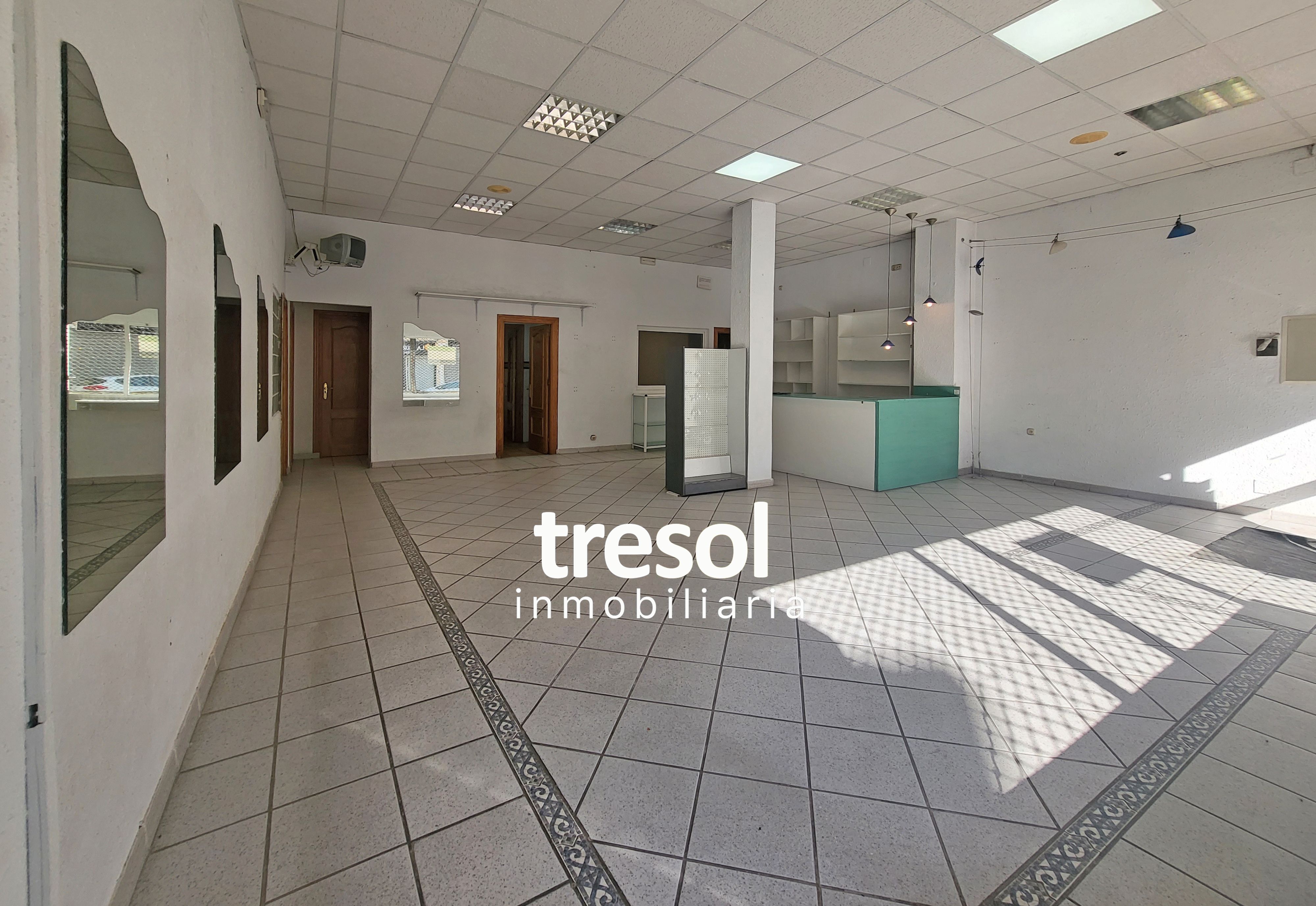 Local de alquiler en Calle los Almendros, Centro