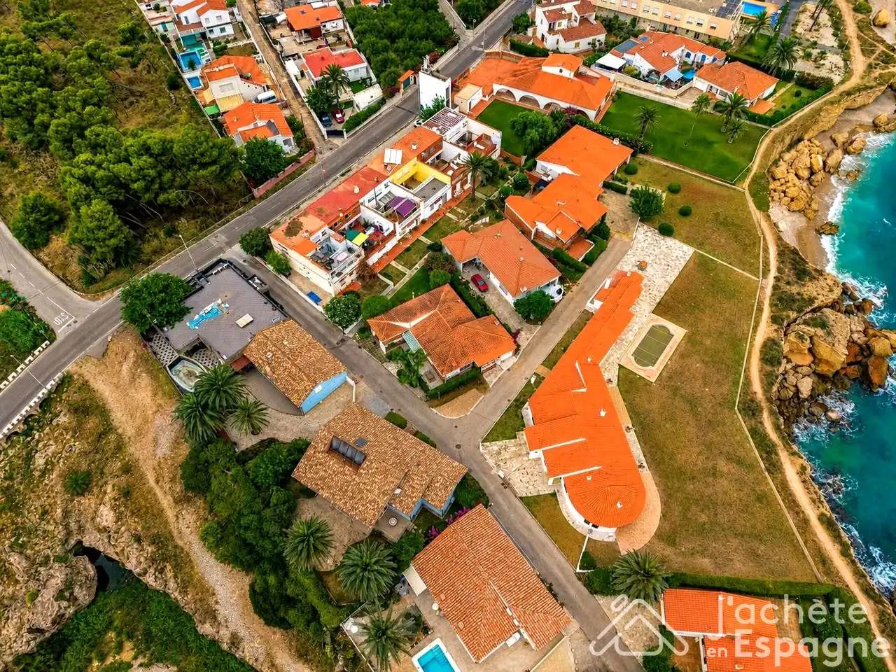 Vista exterior de Casa o xalet en venda en Vinaròs amb Aire condicionat, Calefacció i Jardí privat