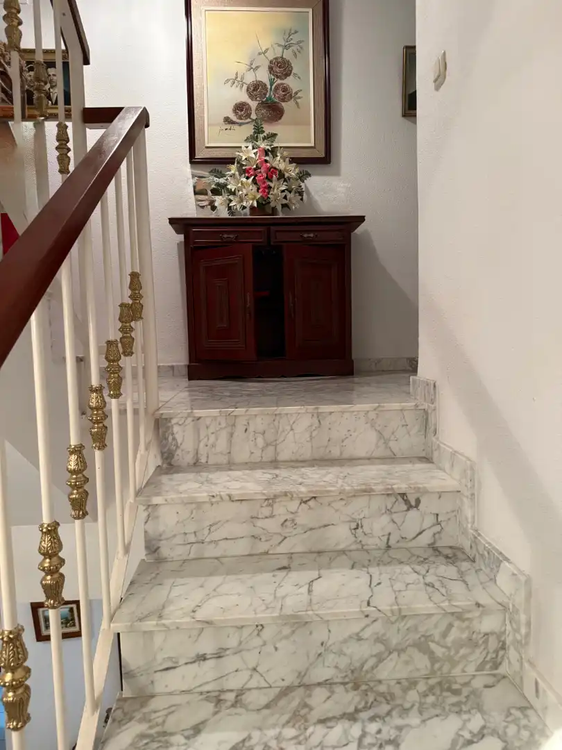 Casa adosada en venta en Calle Castillo de Rena, Avenida Elvas