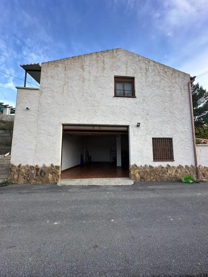 Aparcament de Casa o xalet en venda en Cuevas del Campo amb Aire condicionat, Jardí privat i Traster