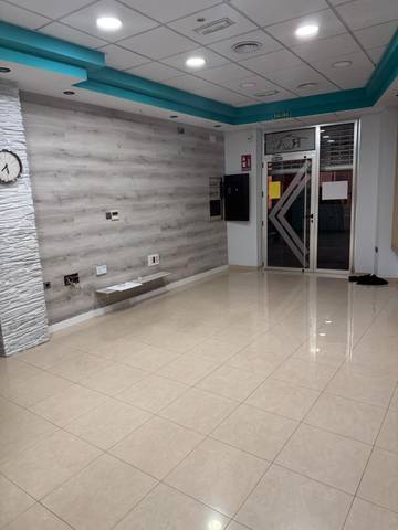 Local comercial en Alquiler en Atarfe