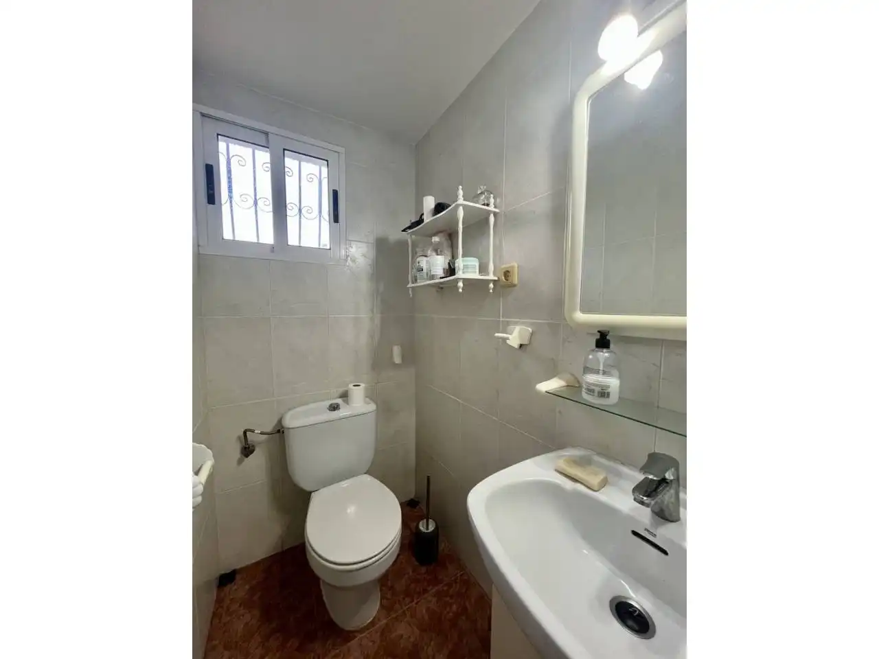Bany de Casa o xalet de lloguer en El Campello amb Aire condicionat, Terrassa i Moblat