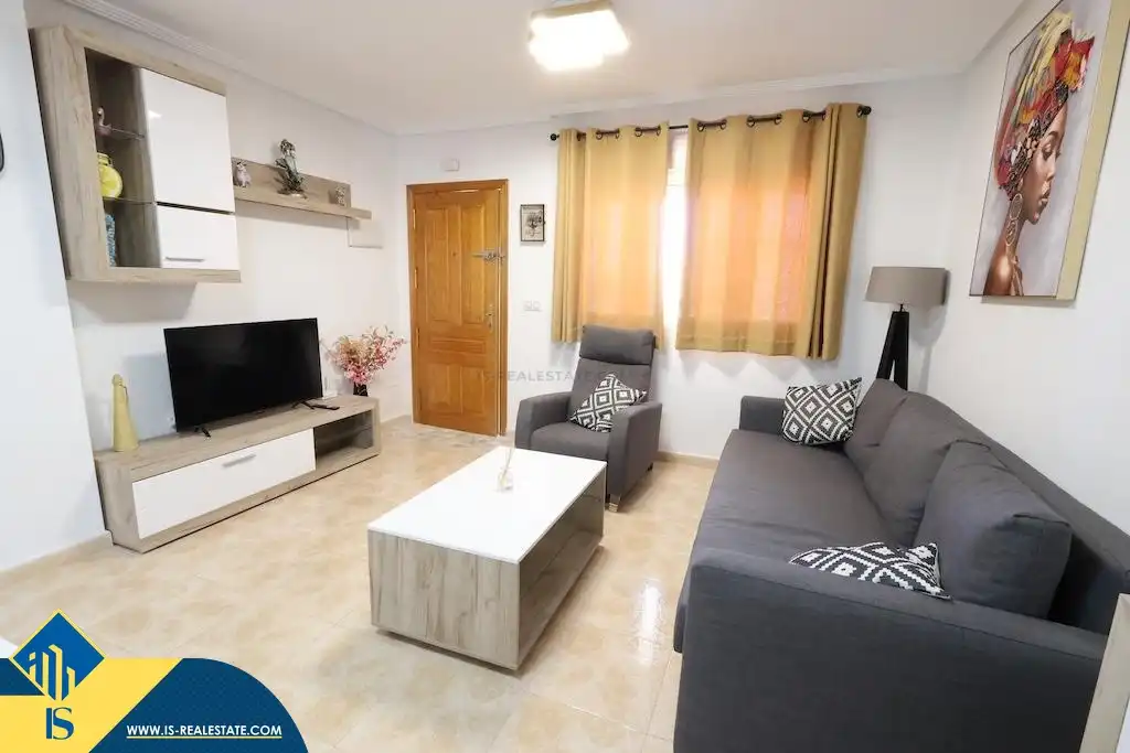 Sala d'estar de Pis de lloguer en Orihuela amb Aire condicionat, Terrassa i Moblat