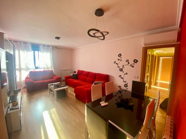 Piso en Venta en Calle de Montiel en El Torreón - Los Ángeles - El Pilar