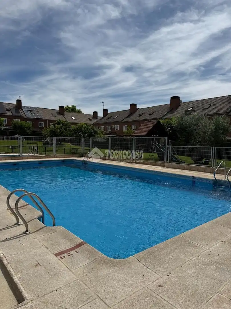 Swimming pool of Houses for sale in Valdemoro  with Terrace, Storage room and Swimming Pool
