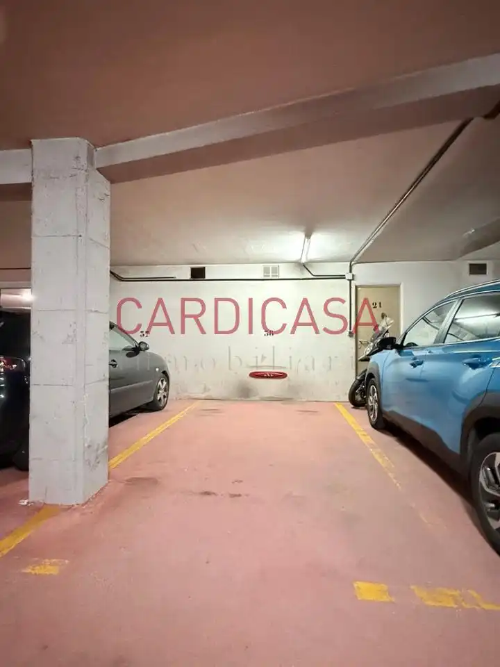 Parking de Dúplex en venta en Vigo  con Calefacción, Parquet y Terraza