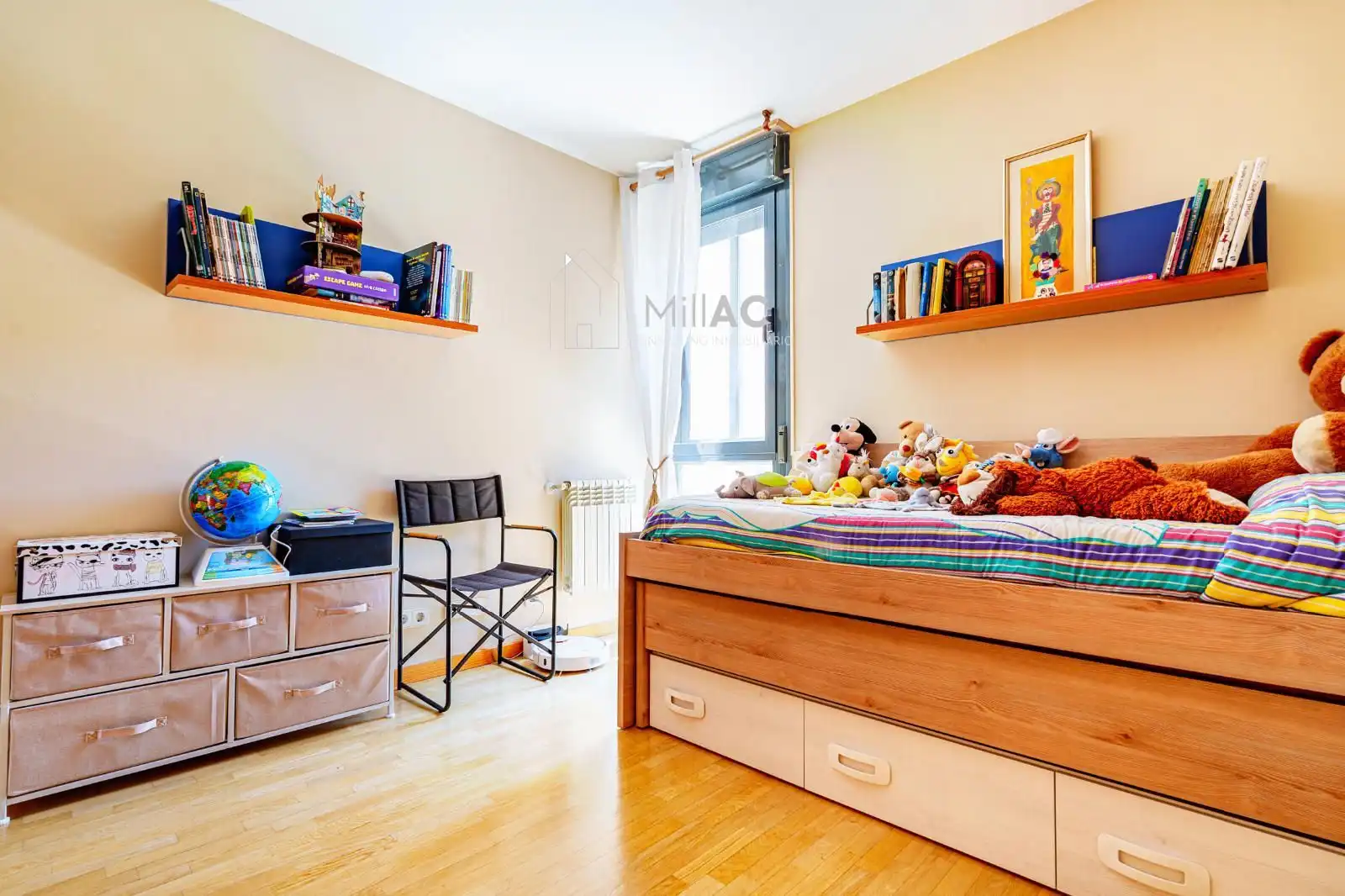 Habitación de Casa adosada en venta en Madrid con Aire acondicionado, Calefacción y Jardín privado