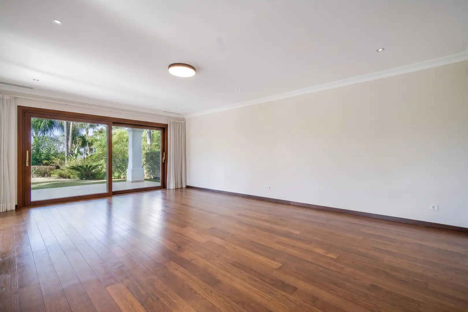 Casa con piscina en venta en Milla de Oro, imagen 4